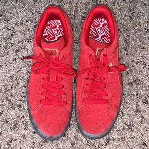 Puma Suede Classic v2 Perf High Risk Red